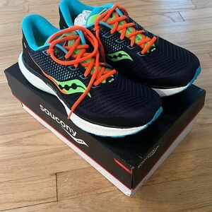 Saucony men’s triumph 18 running shoe